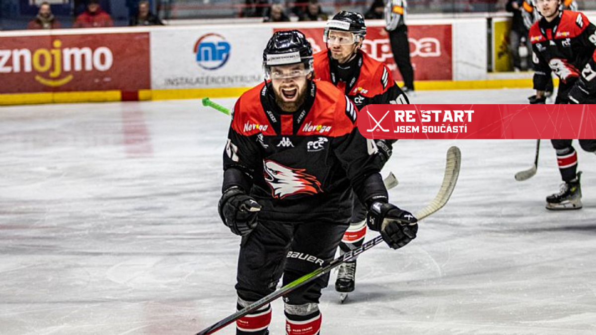 Jakub Jenek posiluje obranu Jestb