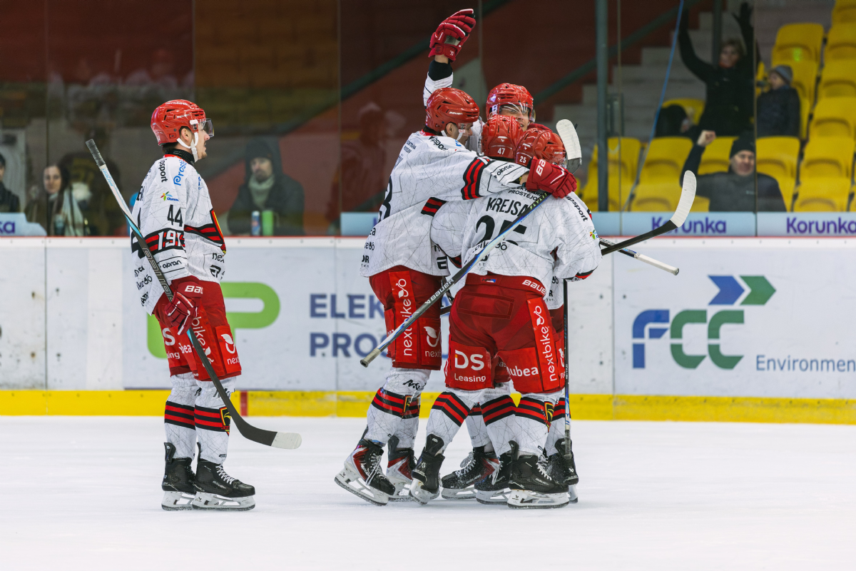 Jestřábi jdou za desátou výhrou v řadě! Do Prostějova dorazí Plameny