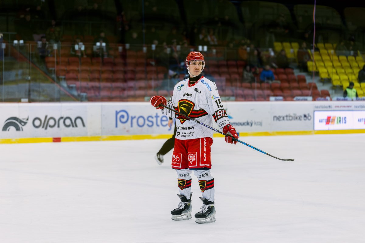 Jestřábi urvali vítězství až v nájezdech.