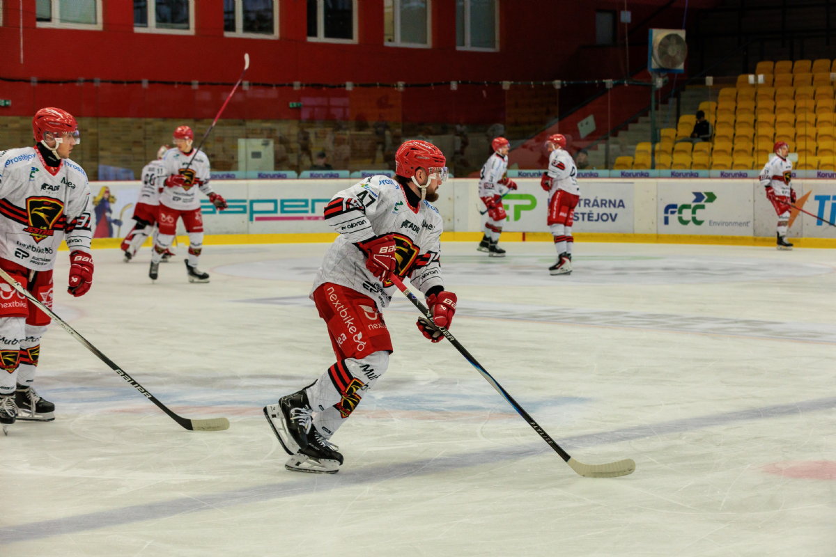 Obránce Jakub Jenáček míří na měsíční hostování do Šumperka
