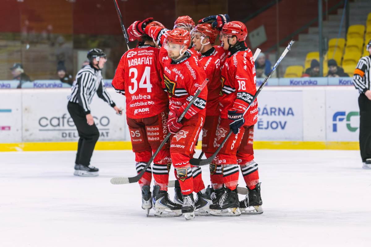 Jest��bi splnili roli favorita a Nov� Ji��n p�ehr�li 6:1