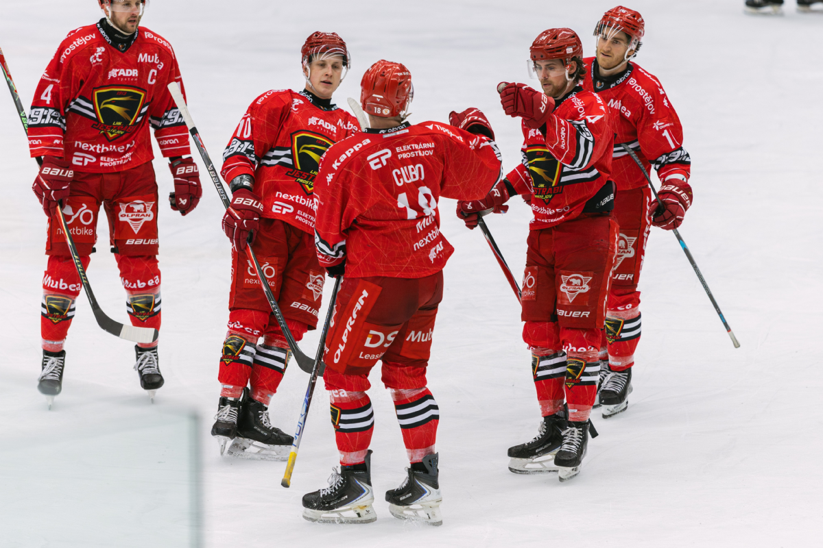 Jest��bi m��� na led Bobr�. Ve Vala�sk�m Mezi���� se hraje v sobotu od 17:00